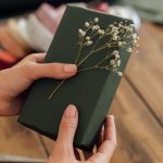 Какие подарки дарить родителям невесты
