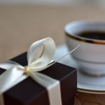 Какой подарок можно купить подруге